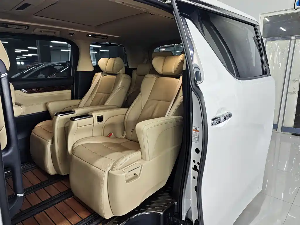 Toyota Alphard 2019