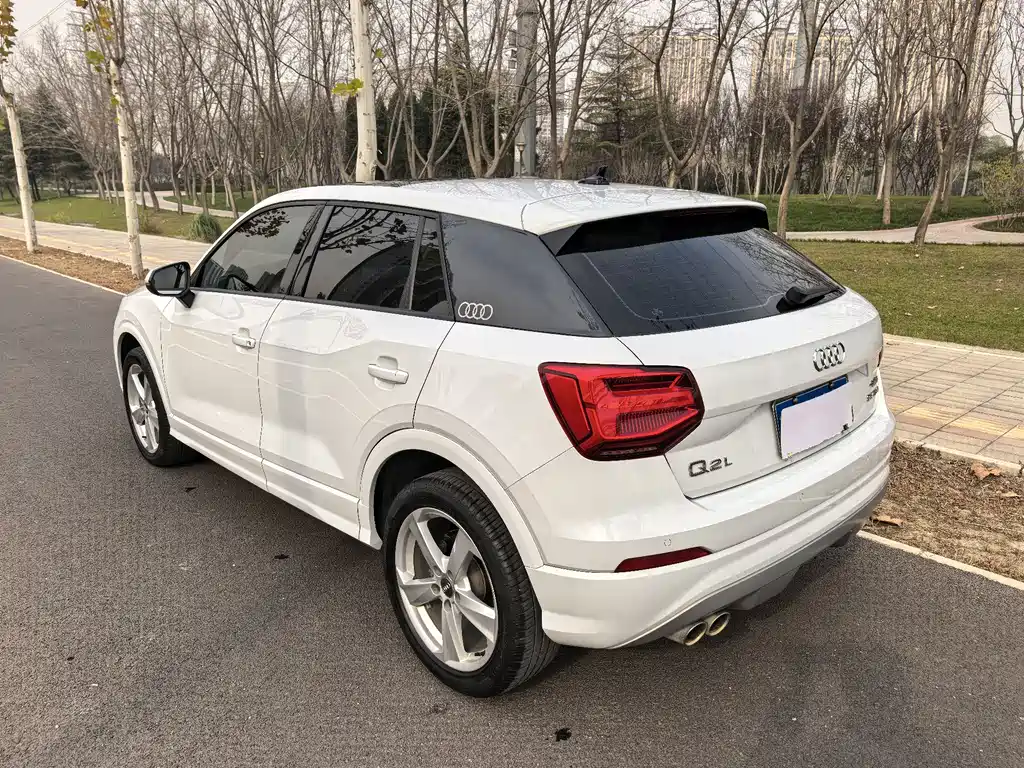 Audi Q2L 2021 — фото 19