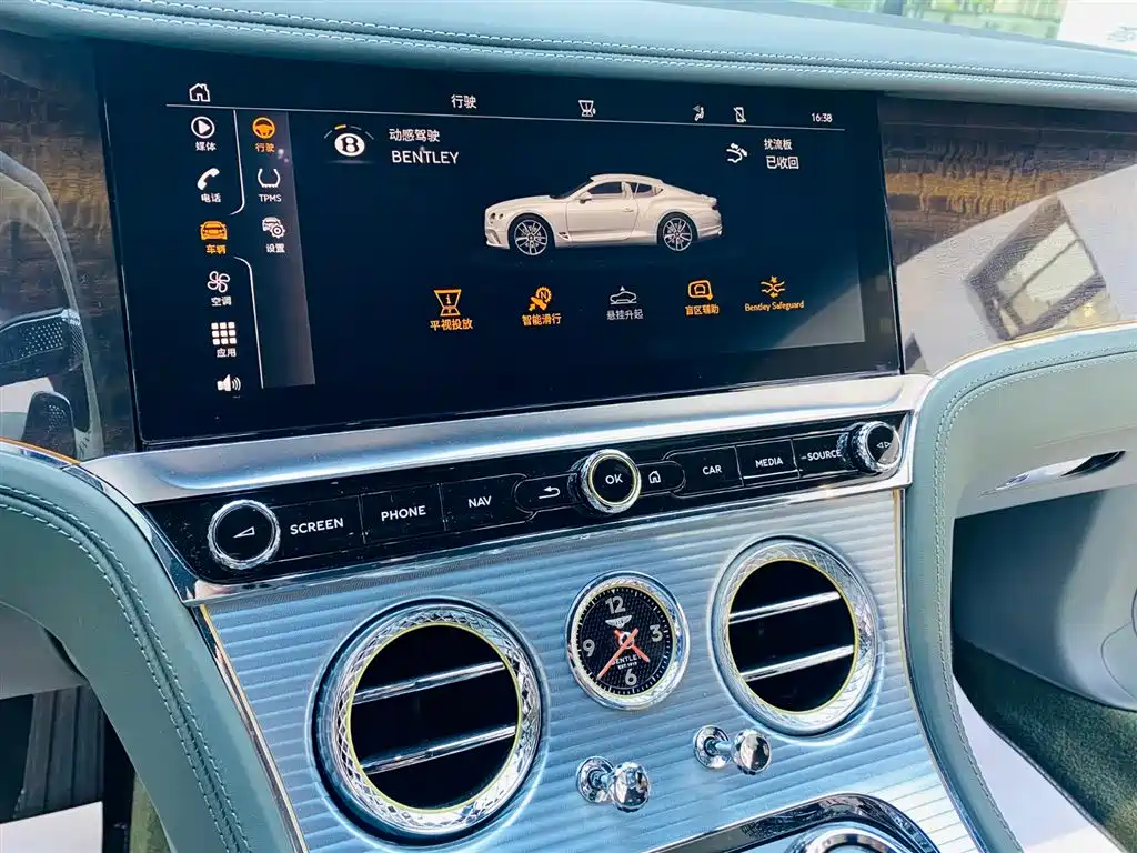 Bentley Continental 2021 — фото 15
