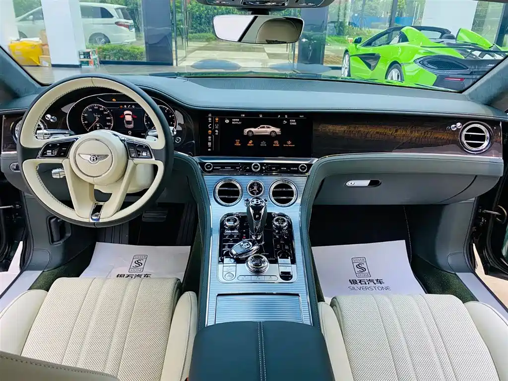 Bentley Continental 2021 — фото 12