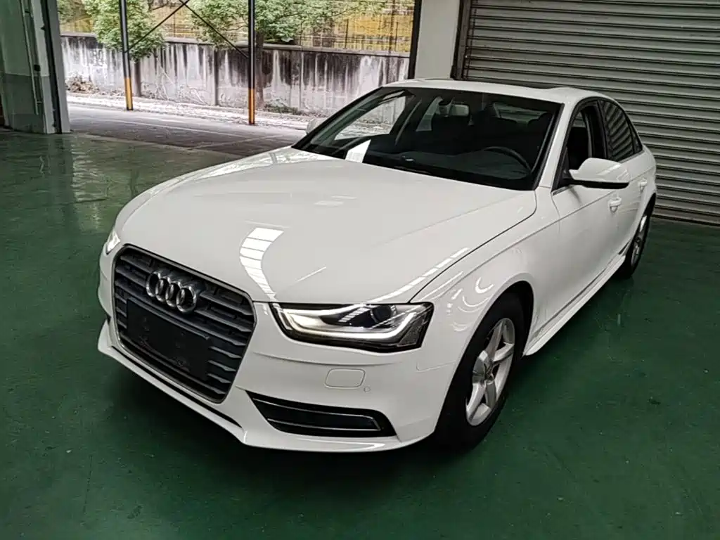 Audi A4L 2015