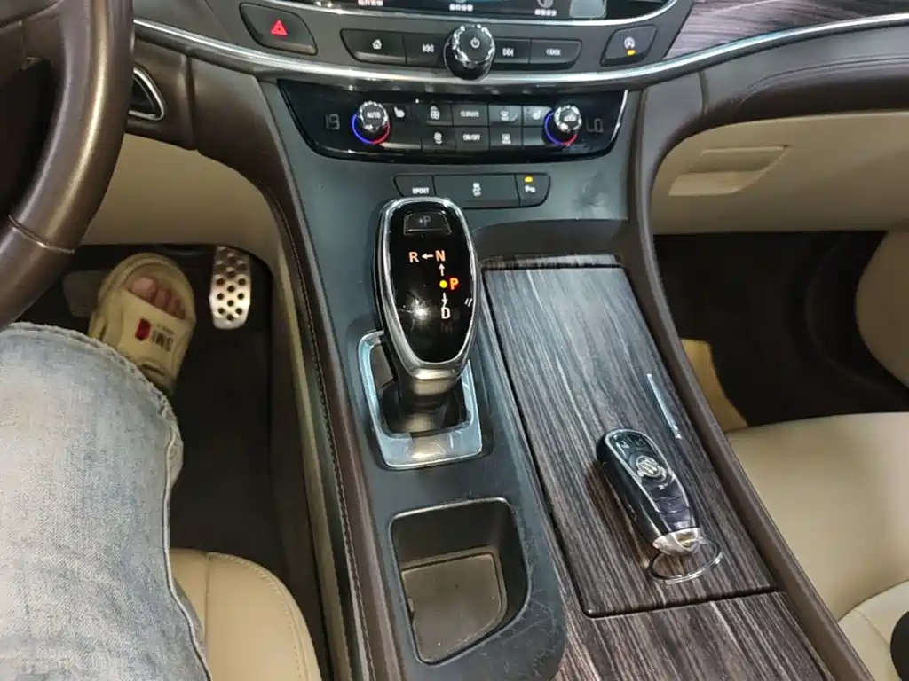 Buick LaCrosse 2017 — фото 14