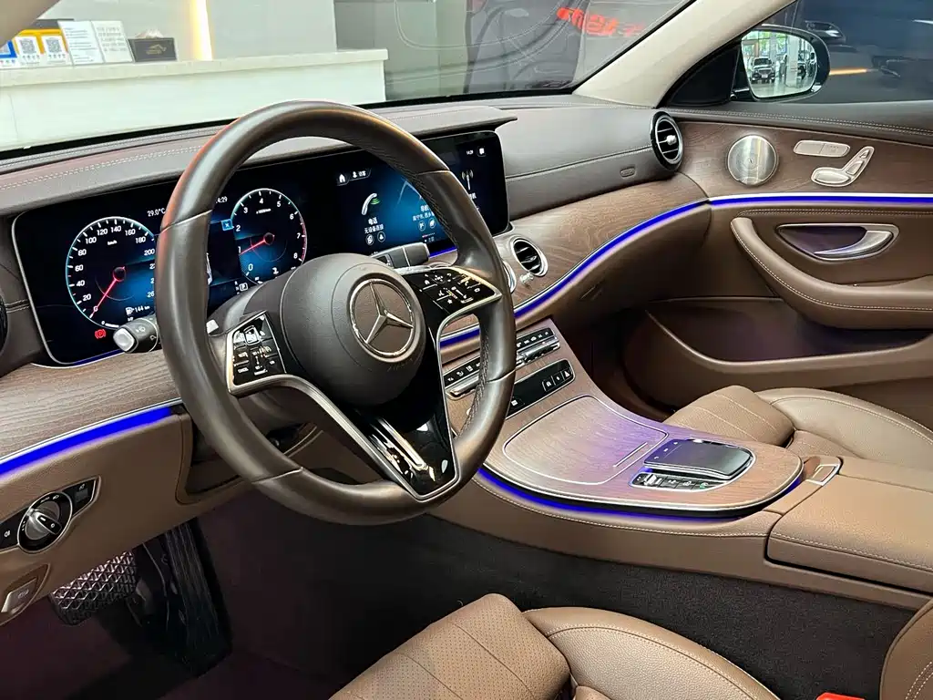 Mercedes-Benz E-Class 2022 — фото 8