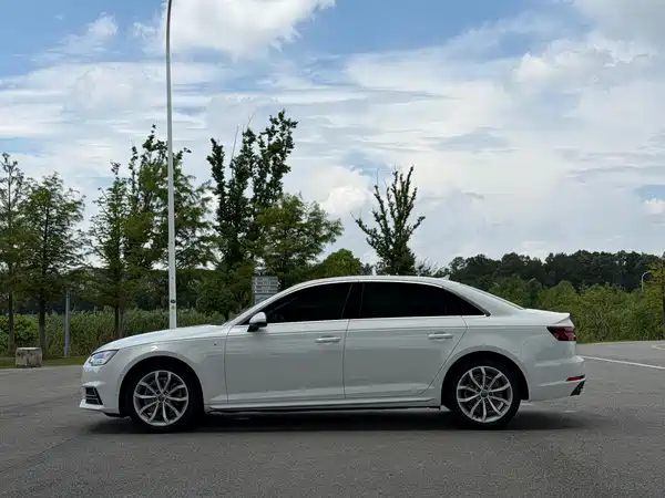 Audi A4L 2017