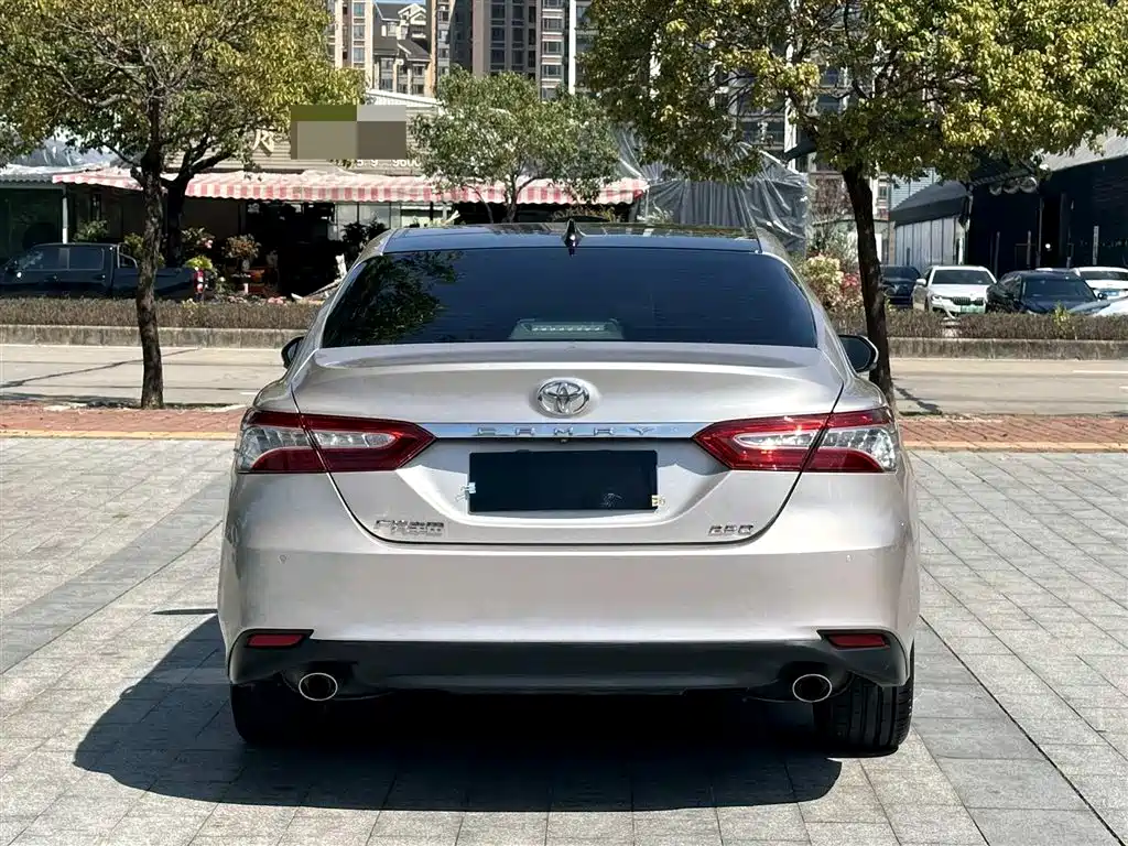 Toyota Camry 2019 — фото 11