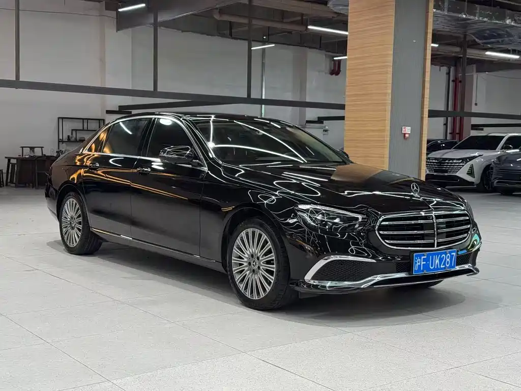 Mercedes-Benz E-Class 2022