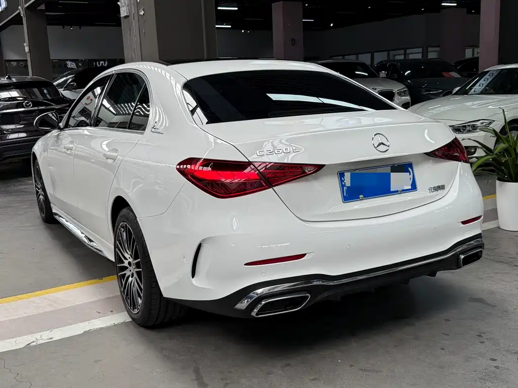Mercedes-Benz C-Class 2023 — фото 19