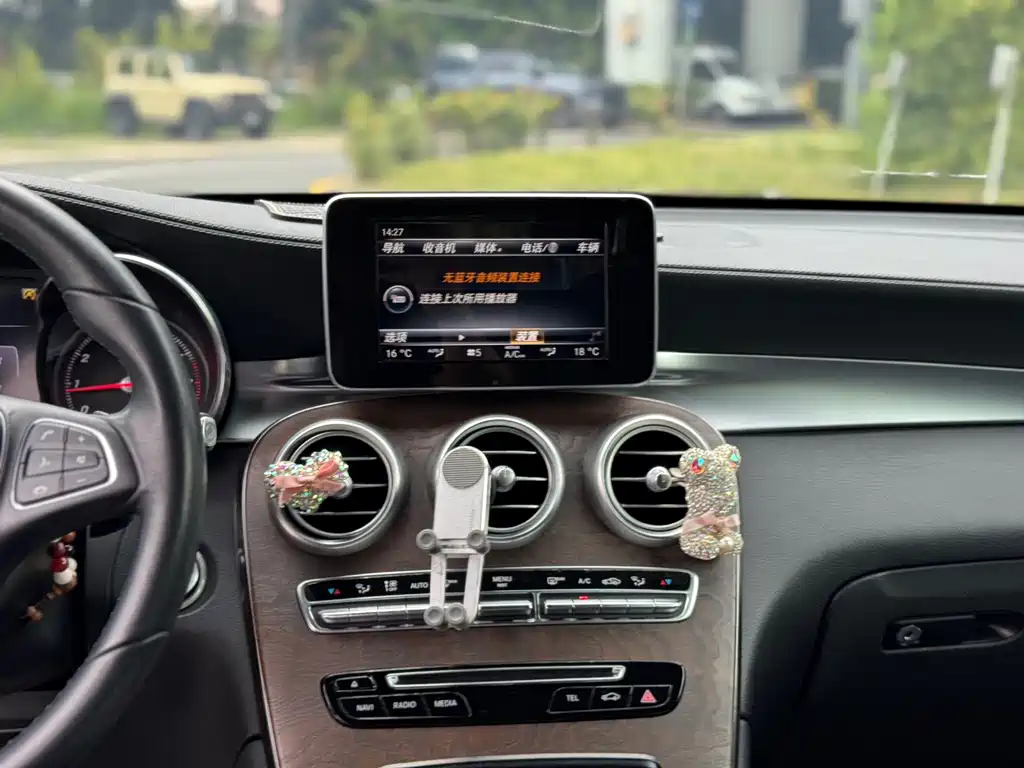Mercedes-Benz GLC 2017 — фото 10