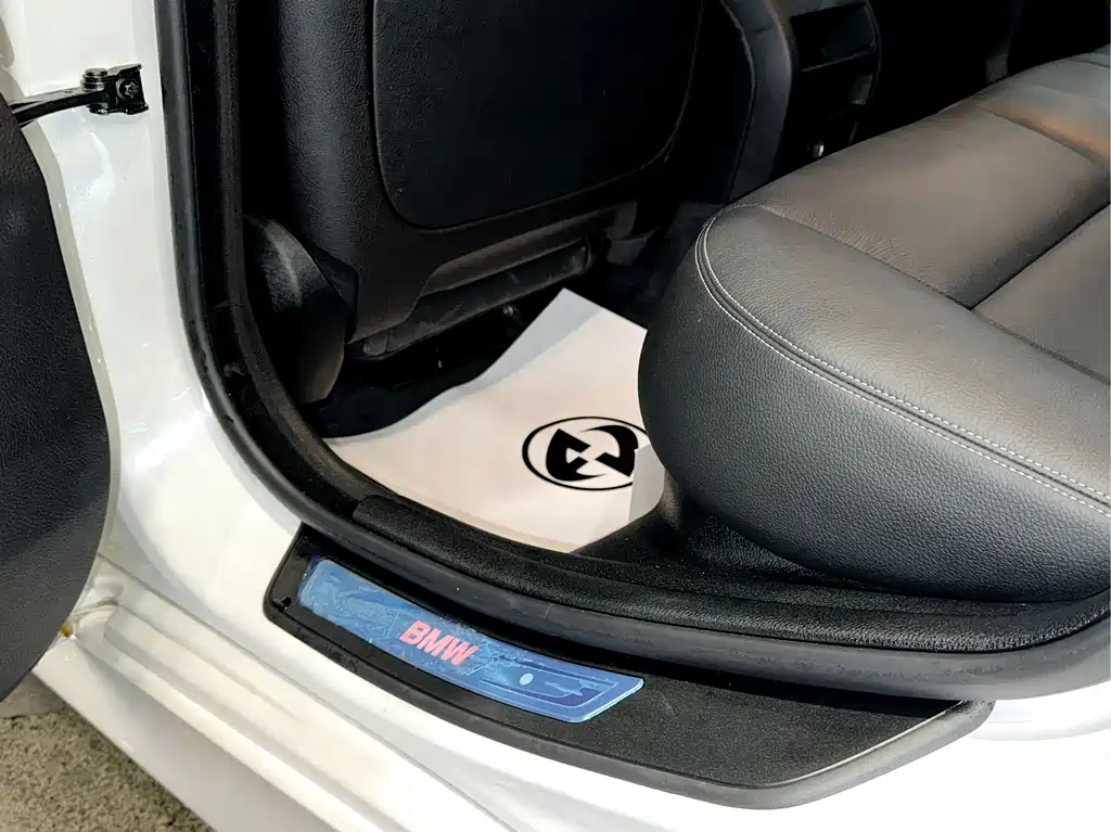 BMW 5 Series 2013 — фото 11
