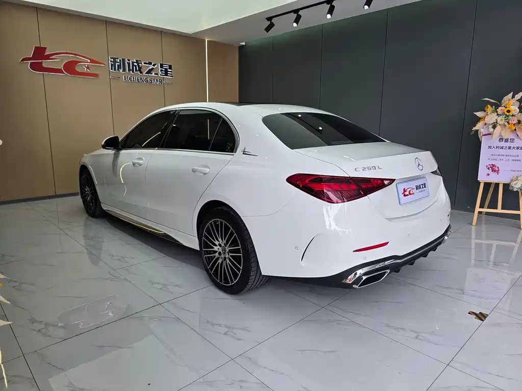 Mercedes-Benz C-Class 2023 — фото 4