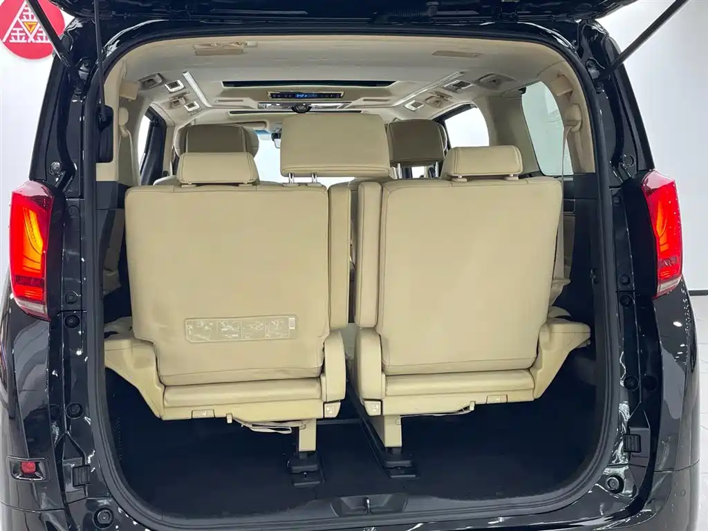 Toyota Alphard 2020 — фото 38