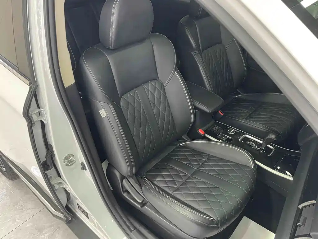 Mitsubishi Outlander 2021 — фото 19