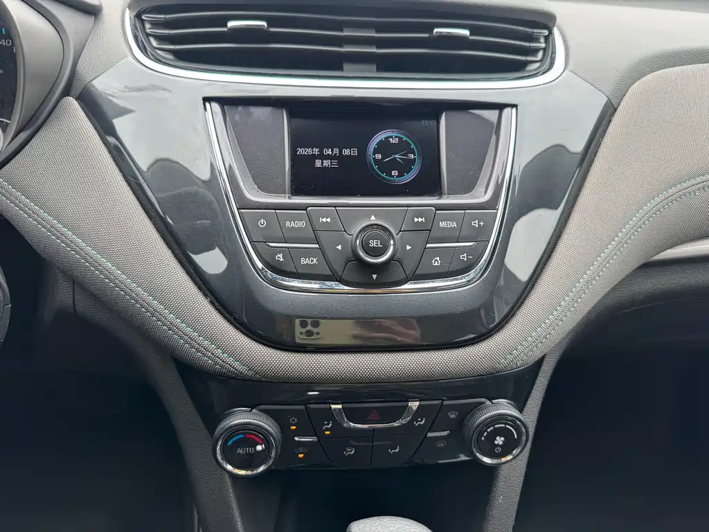 Chevrolet Malibu 2017 — фото 18