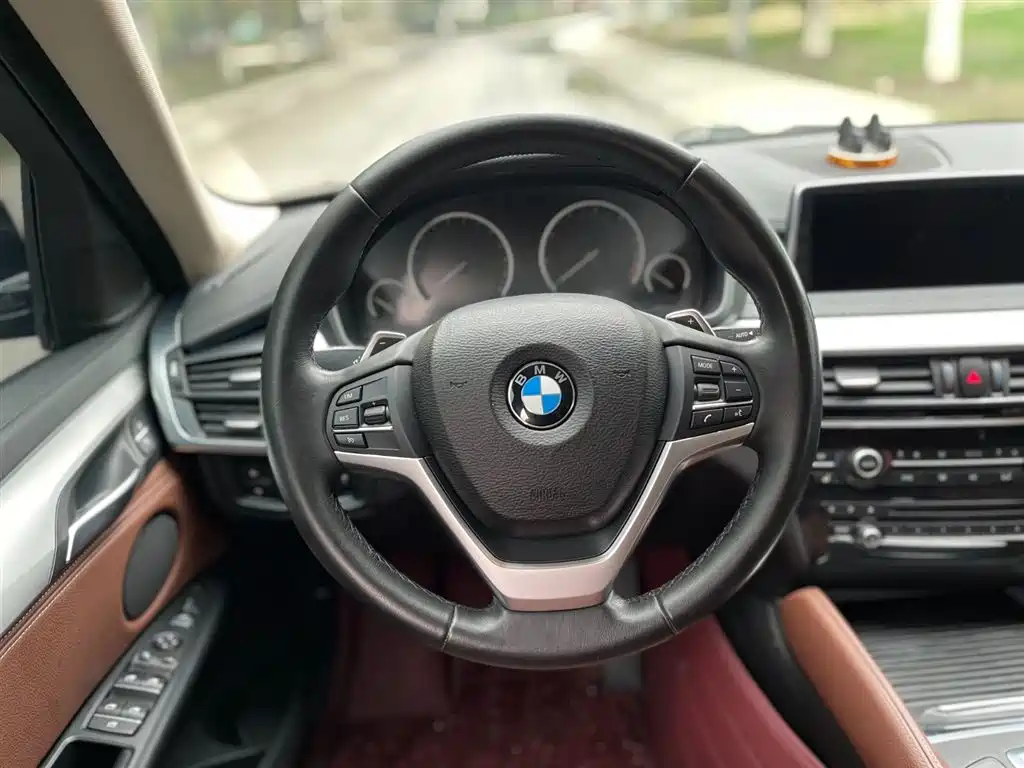 BMW X6 2018 — фото 20