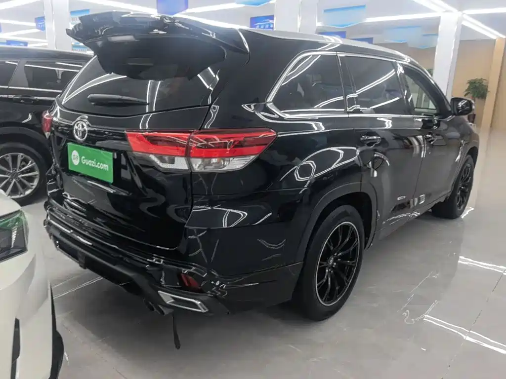 Toyota Highlander 2021
