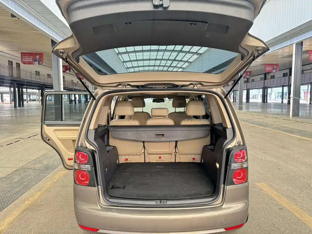 Volkswagen Touran 2015 — фото 10