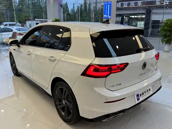 Volkswagen Golf 2022