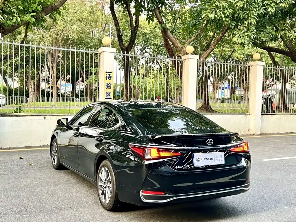 Lexus ES 2024 — фото 9