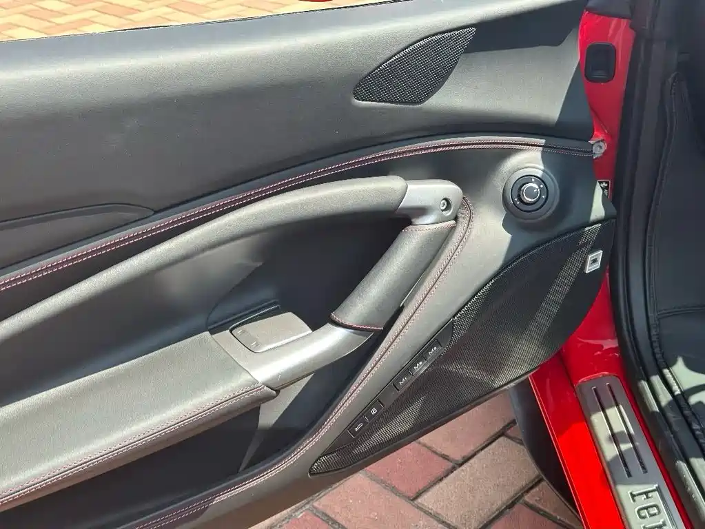 Ferrari F8 2023 — фото 11