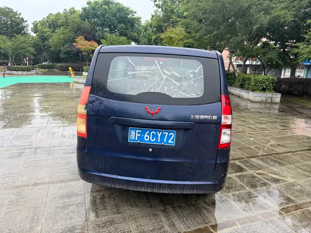 Wuling Hongguang 2014 — фото 11