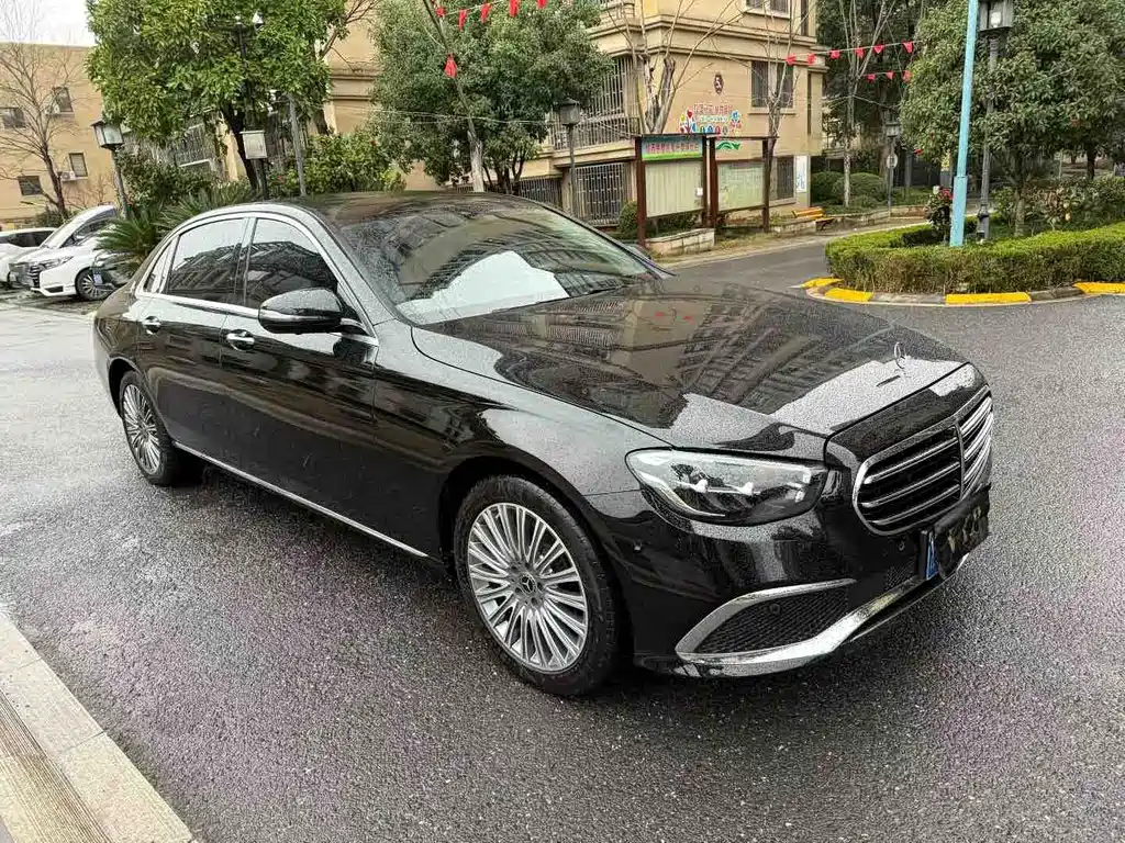 Mercedes-Benz E-Class 2023 — фото 3