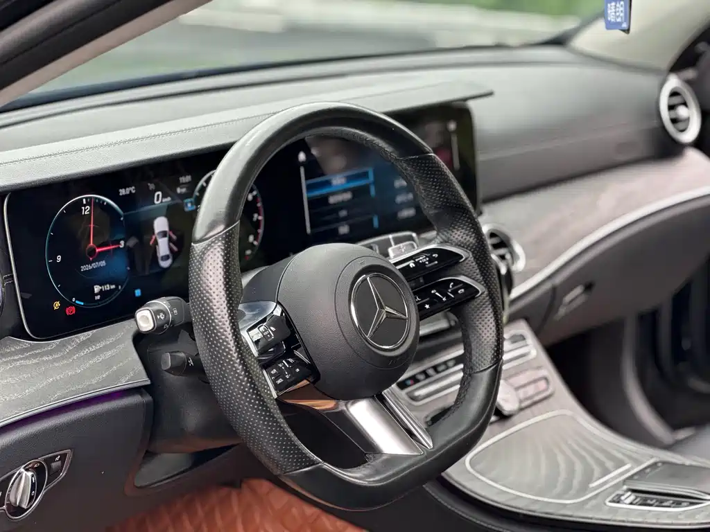 Mercedes-Benz E-Class 2020 — фото 9