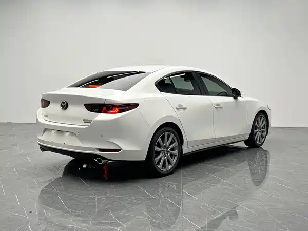 Mazda 3 Axela 2024