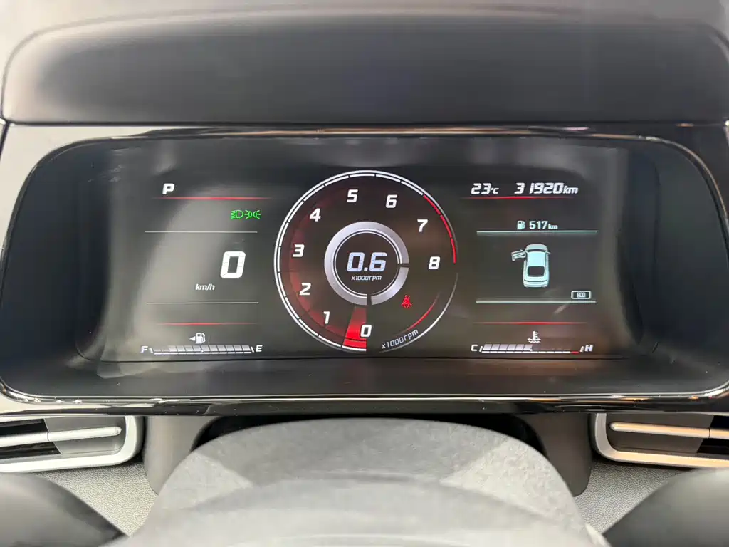Hyundai Elantra 2023 — фото 10