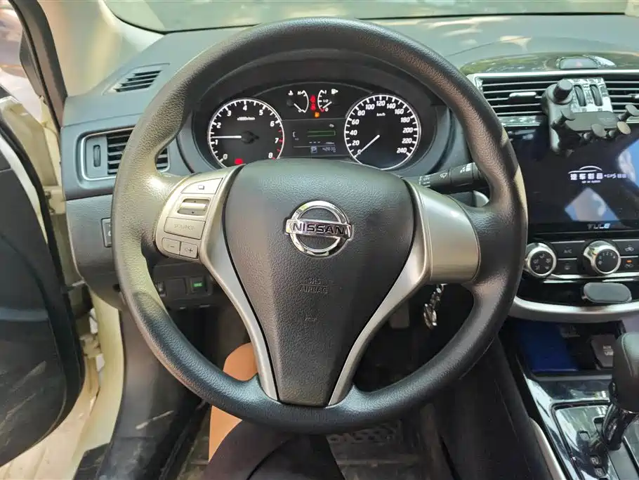 Nissan Tiida 2019 — фото 15