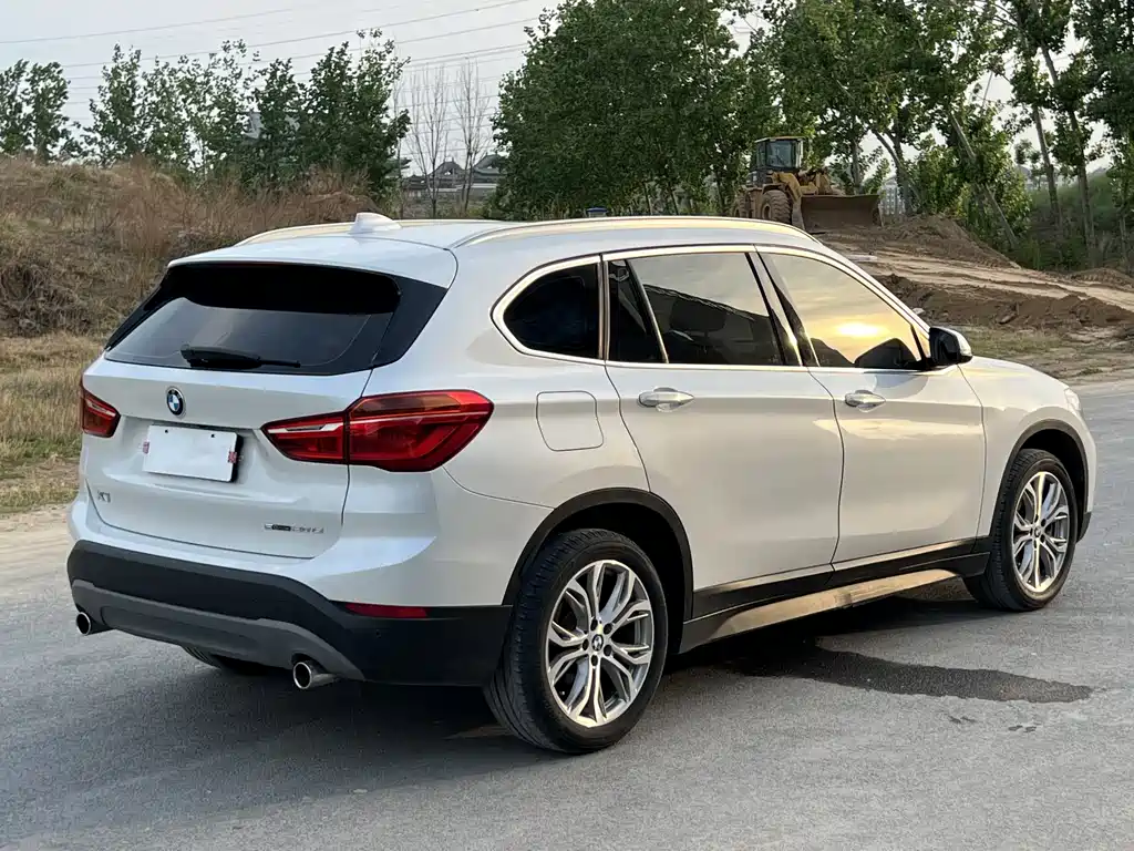 BMW X1 2019 — фото 4