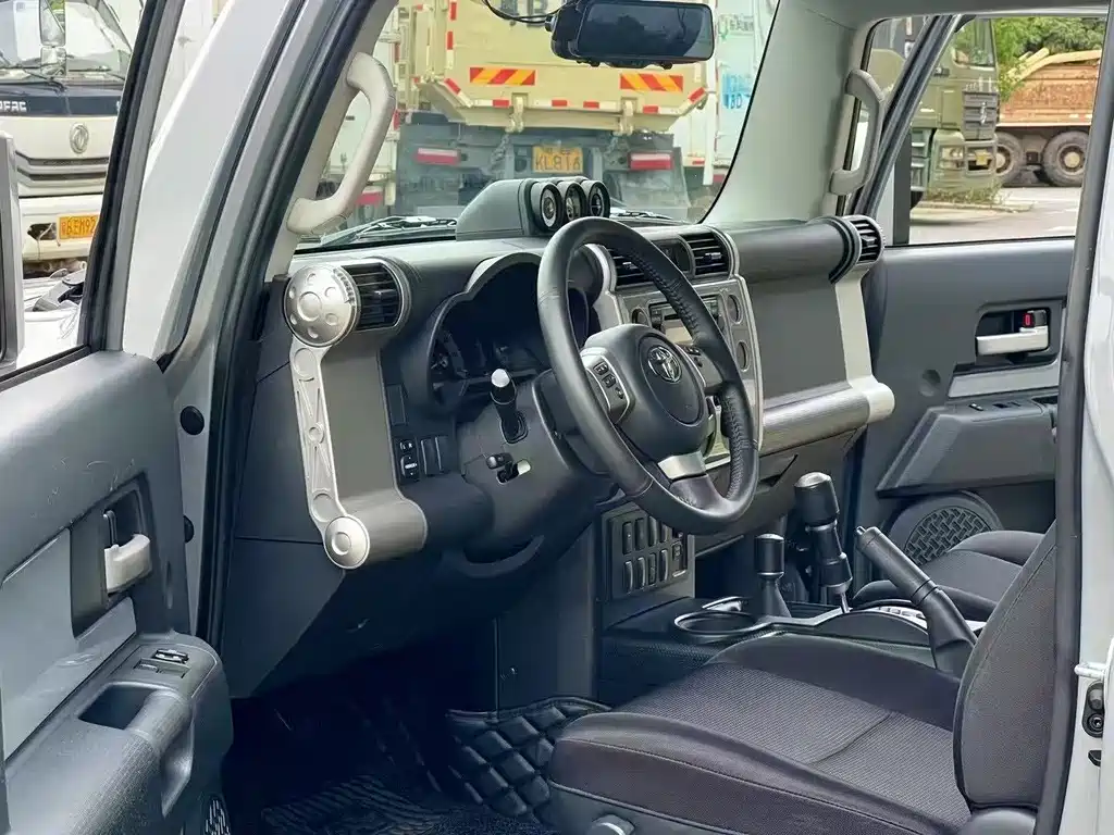Toyota FJ Cruiser 2019 — фото 4