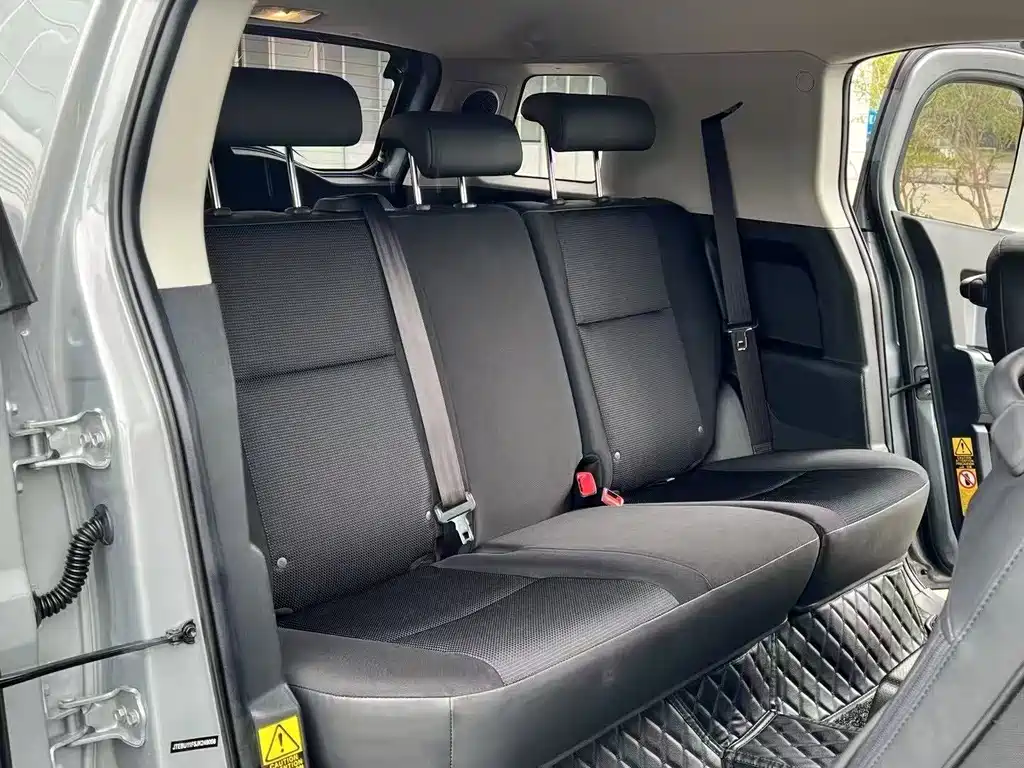 Toyota FJ Cruiser 2019 — фото 6