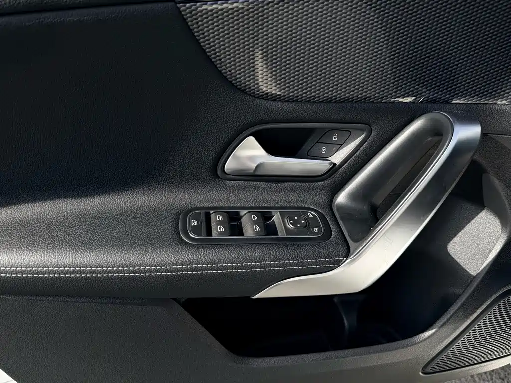 Mercedes-Benz A-Class 2019 — фото 5