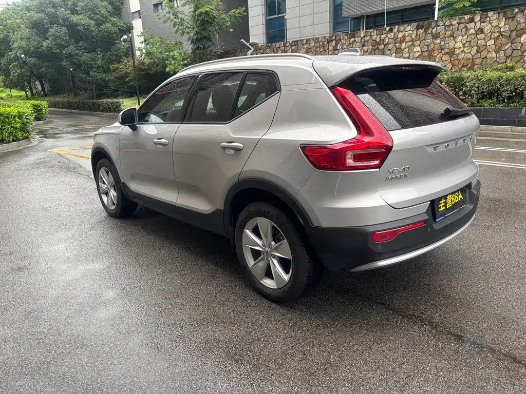 Volvo XC40 2022 — фото 20