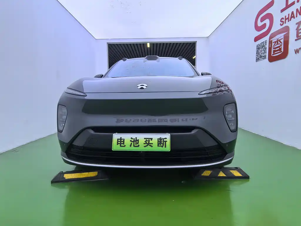 NIO ES8 2023
