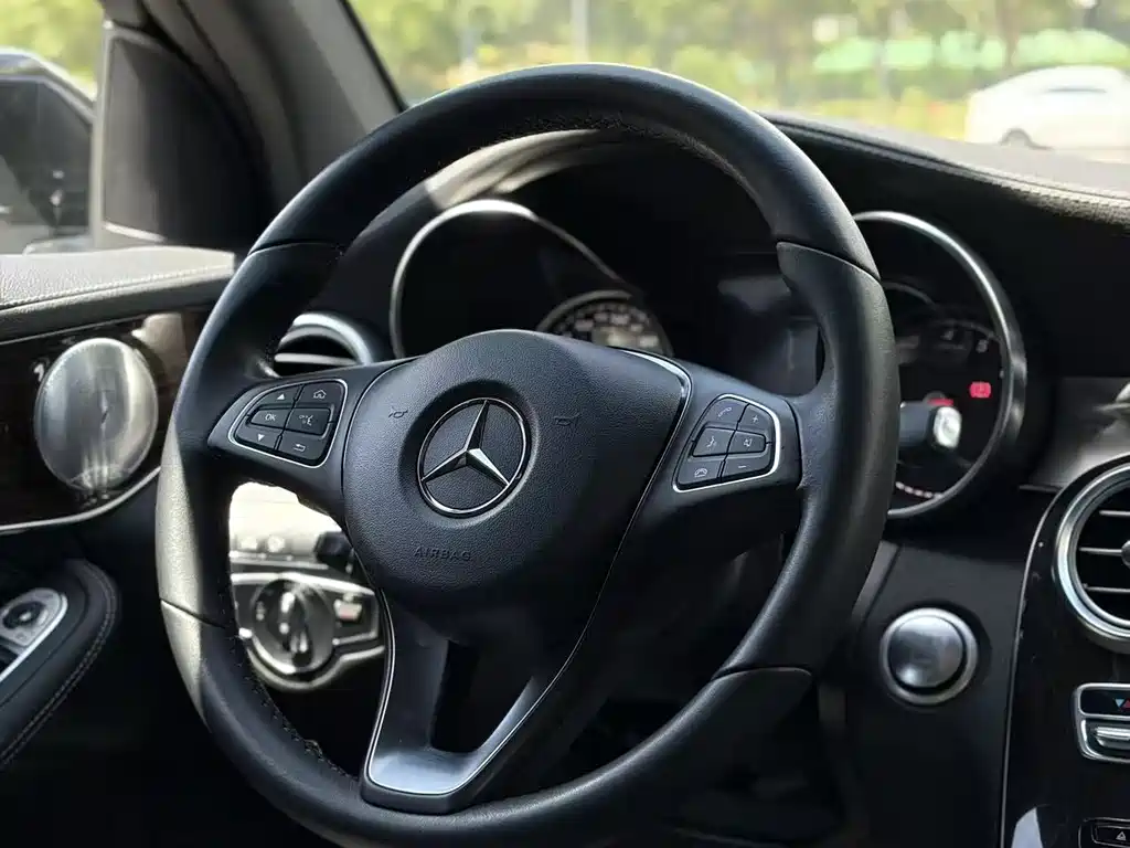 Mercedes-Benz GLC 2018 — фото 9