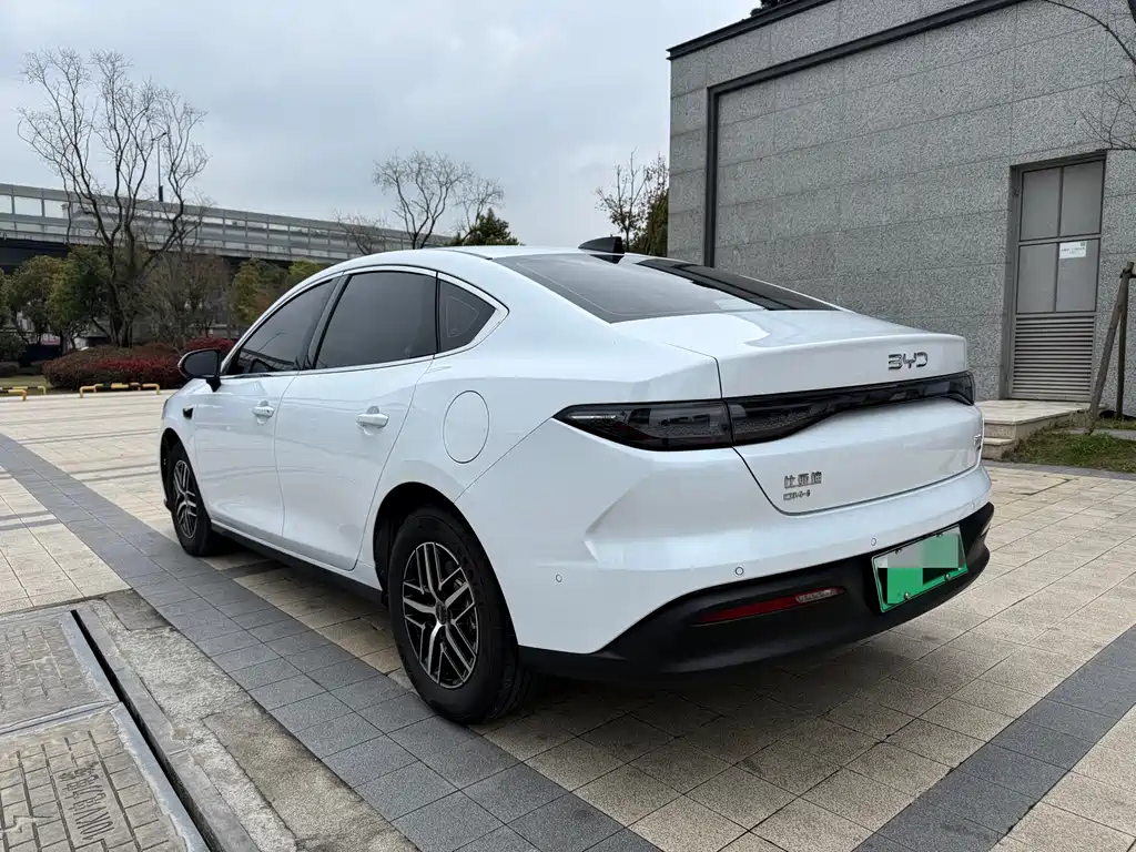 BYD Seal 05 DM-i 2025 — фото 17