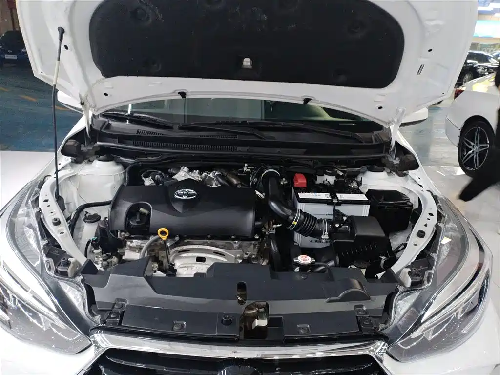 Toyota Yaris L 2022 — фото 16