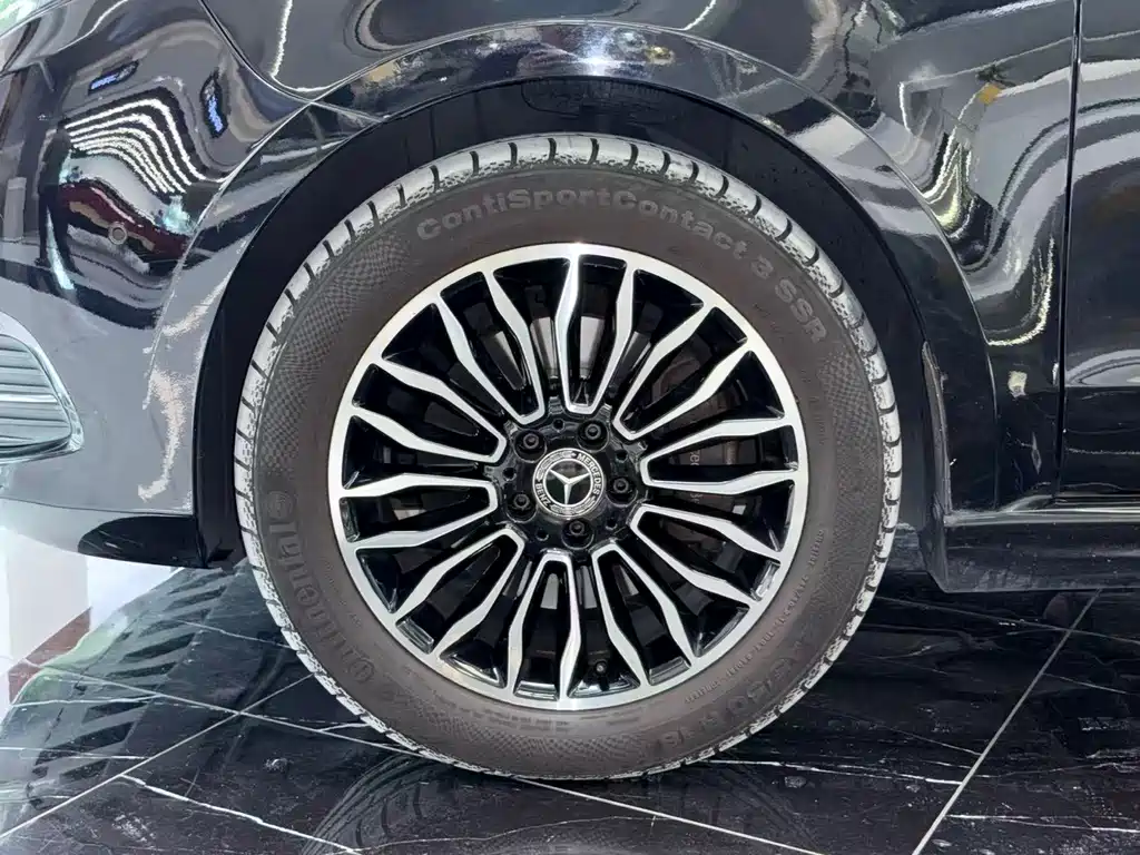 Mercedes-Benz V-Class 2019 — фото 23
