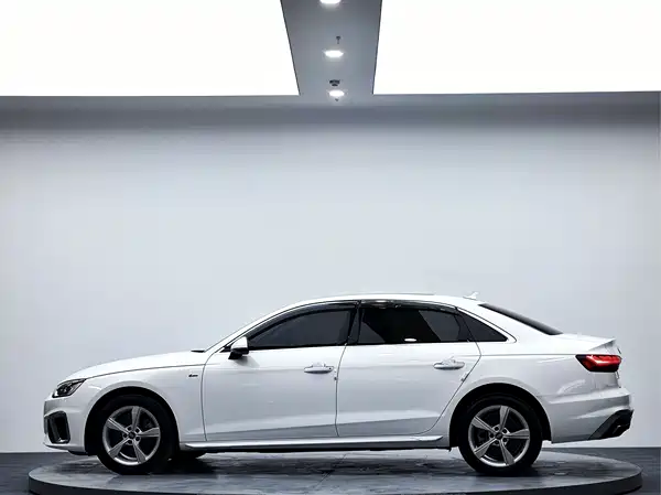 Audi A4L 2021
