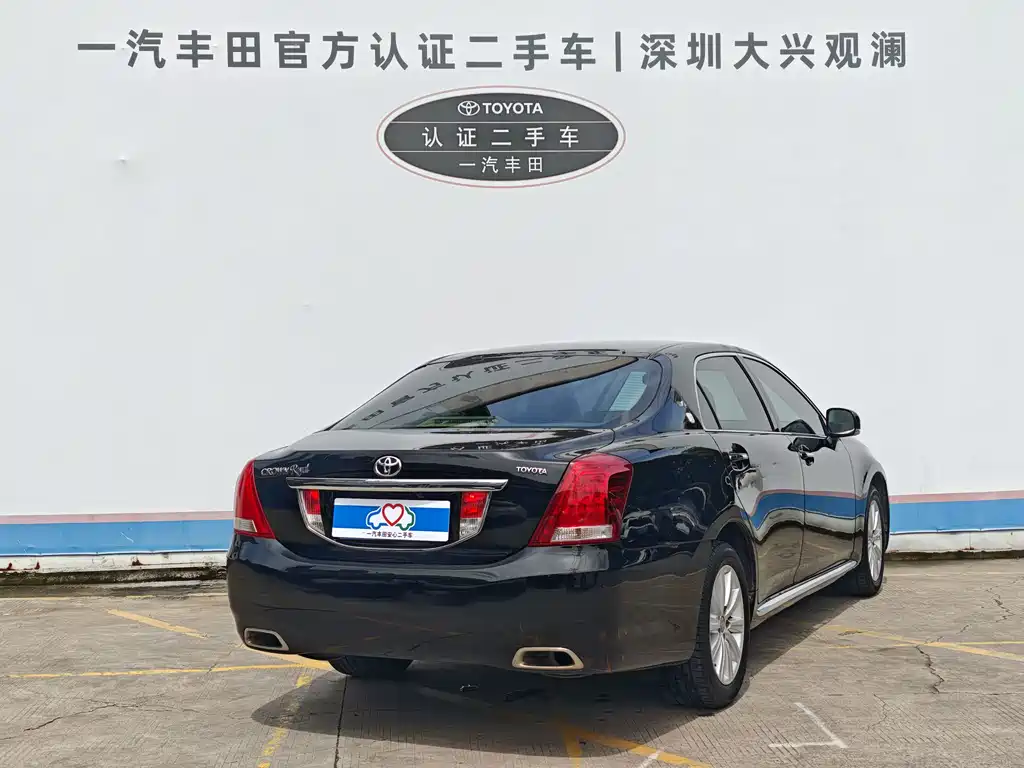 Toyota Crown 2011