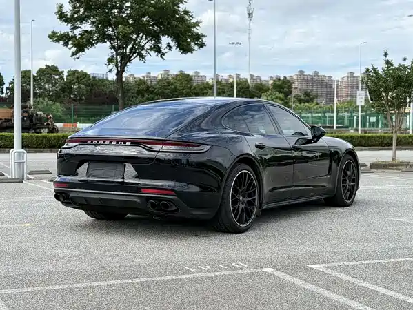 Porsche Panamera 2022