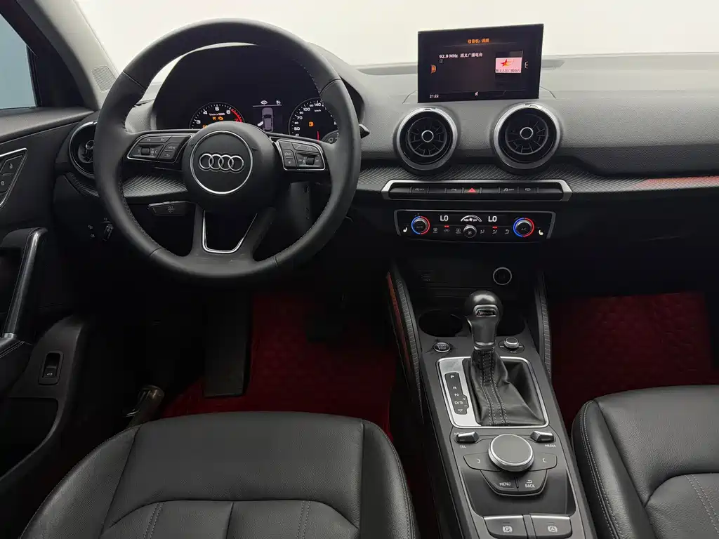 Audi Q2L 2022 — фото 19