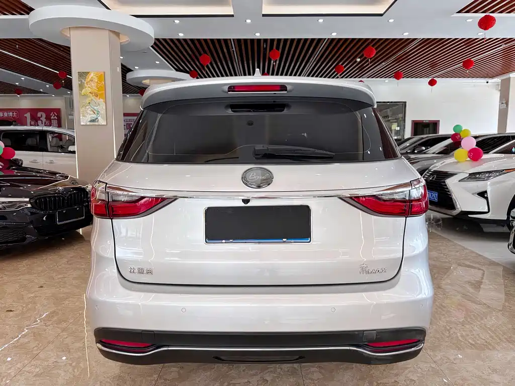 BYD MAX 2018