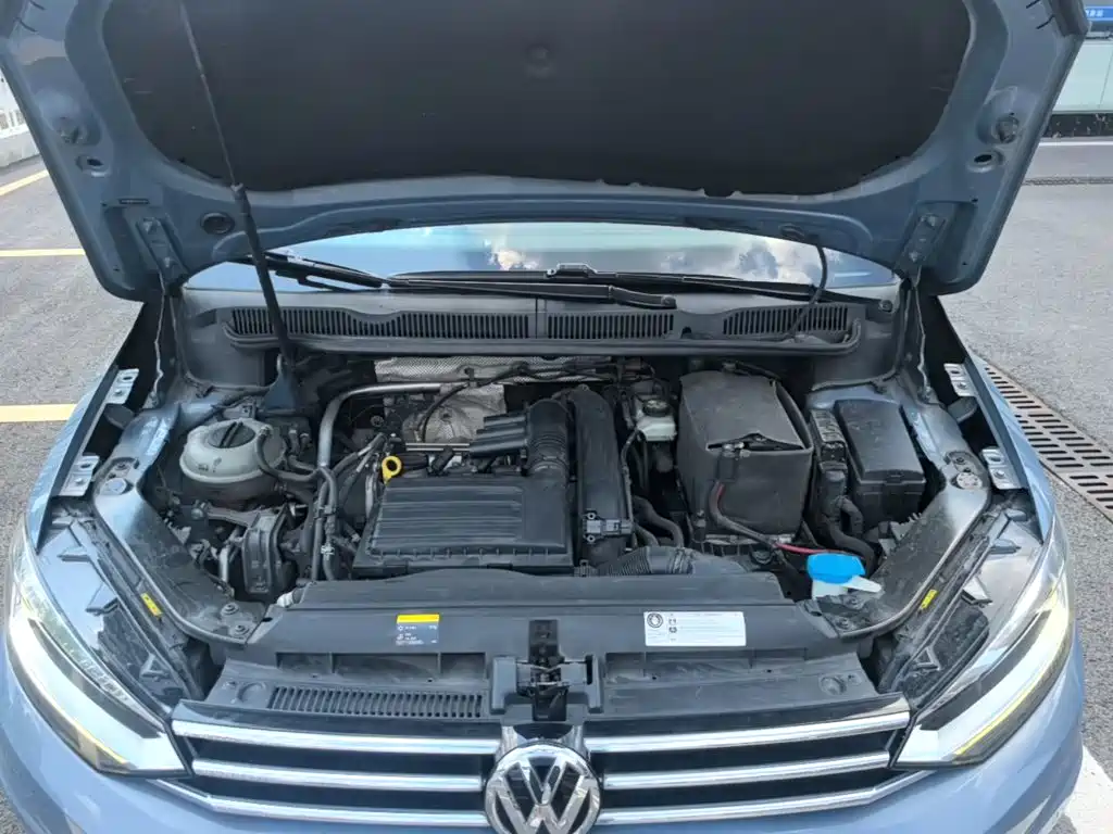 Volkswagen Touran 2017 — фото 20