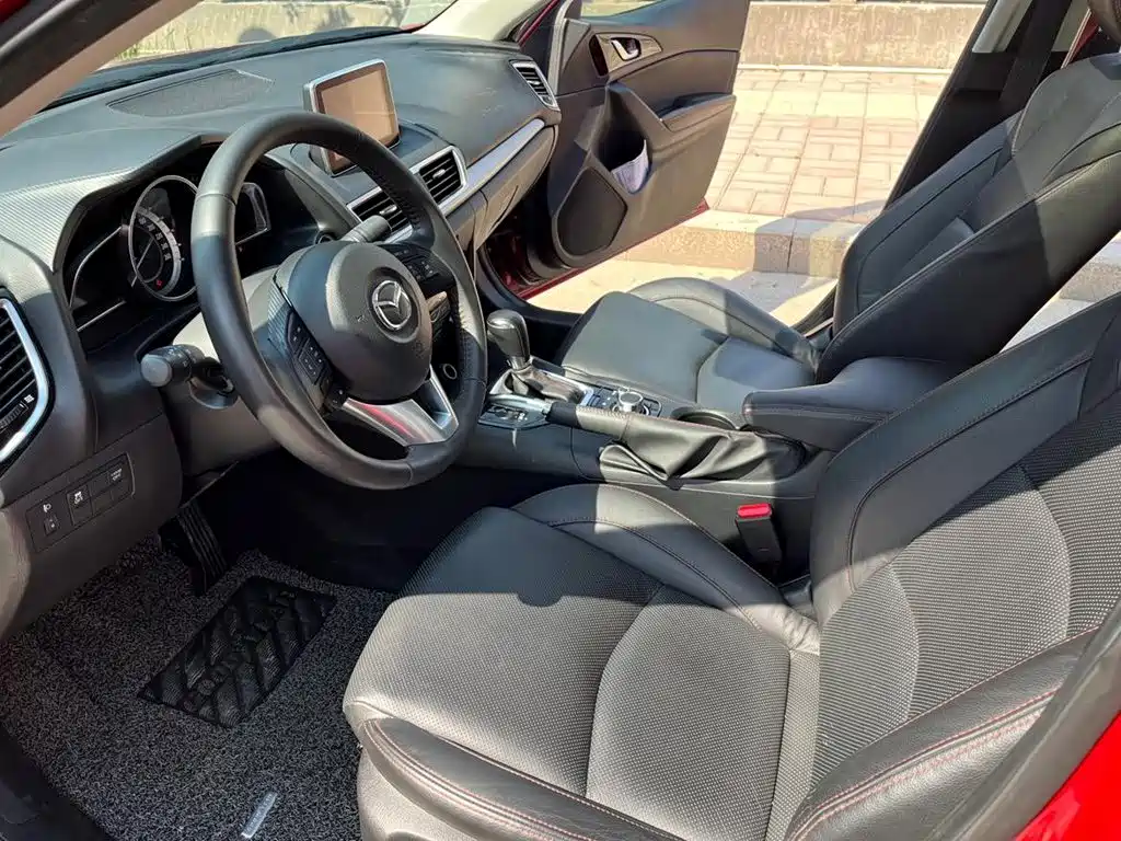 Mazda 3 Angkesela 2014