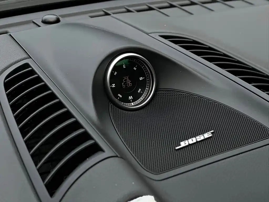 Porsche Cayenne 2013 — фото 15