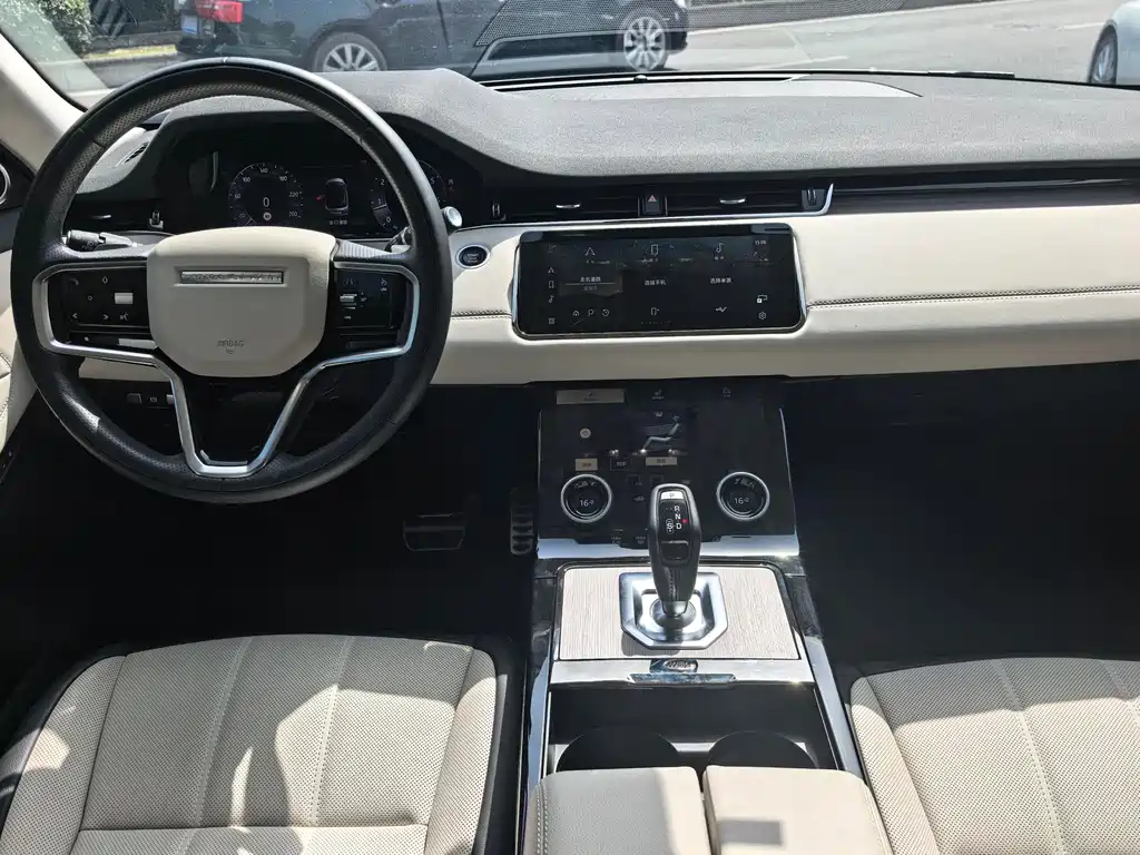 Land Rover Evoque 2024 — фото 11