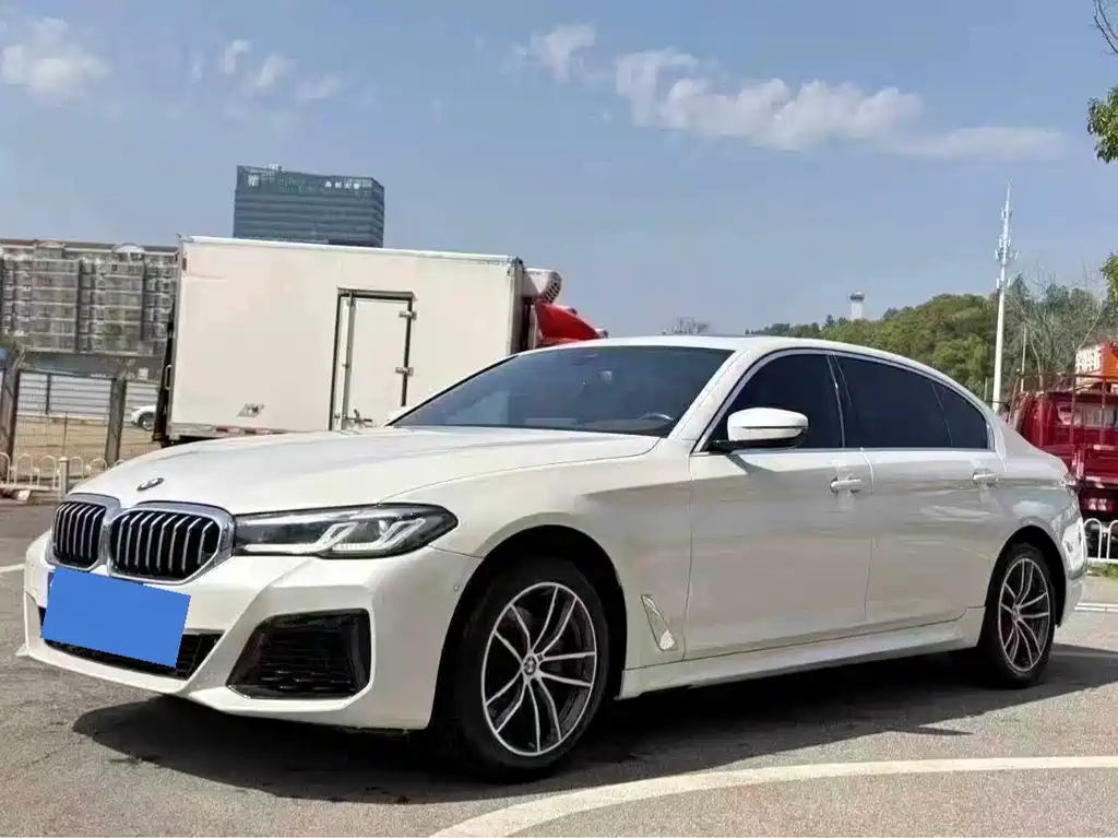 BMW 5 Series 2023 — фото 1