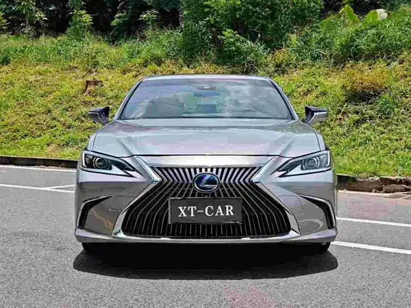 Lexus ES 2019